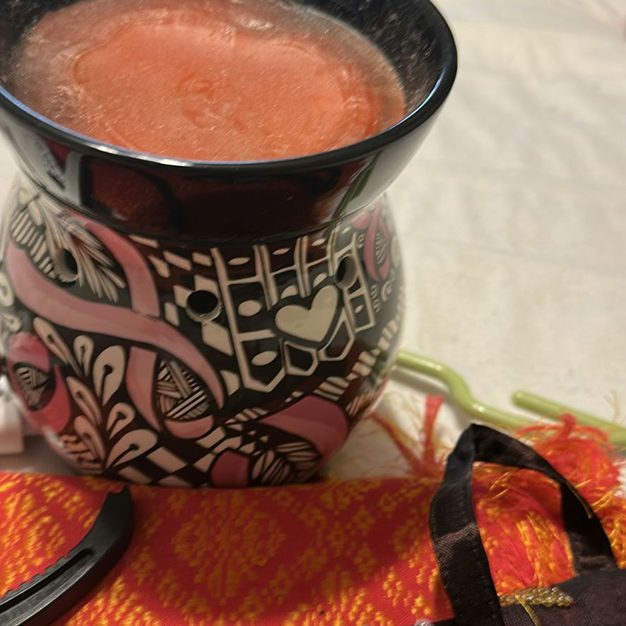 Relic Handbag, Scentsy Candle Warmer, Decorative Tote, Pillow, and Fabric Items - image 3 of 5