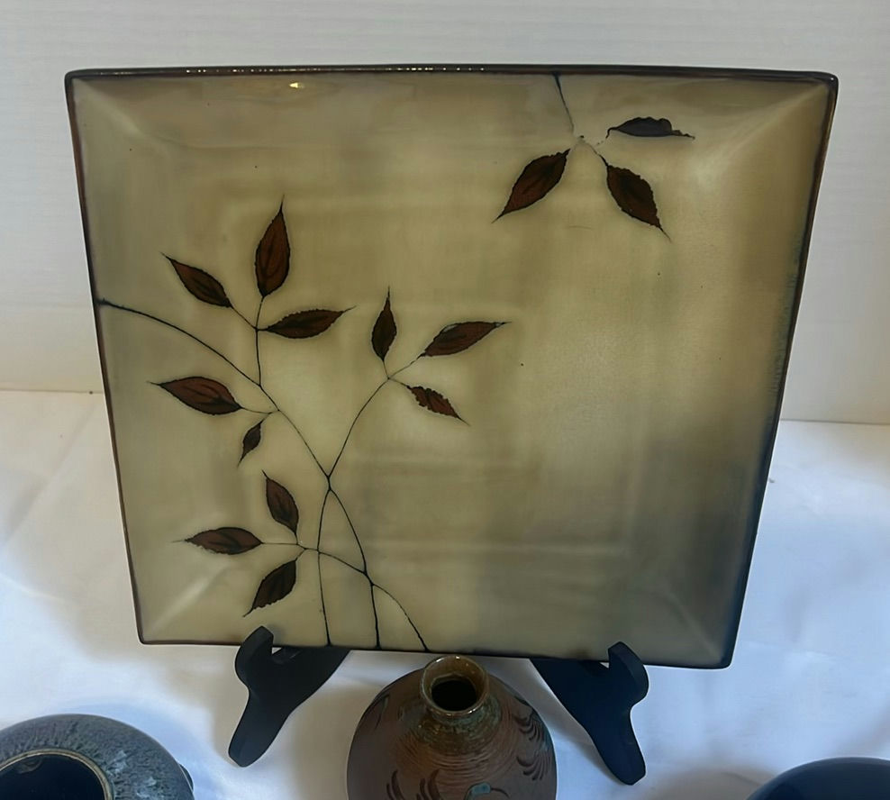 Decorative Ceramic and Glass Vases, Plates, and Trays - image 5 of 6