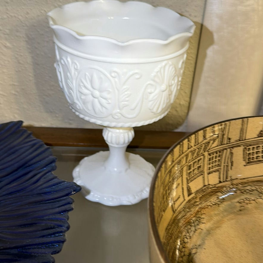 Assorted Decorative Ceramic and Glass Bowls and Containers - image 5 of 8