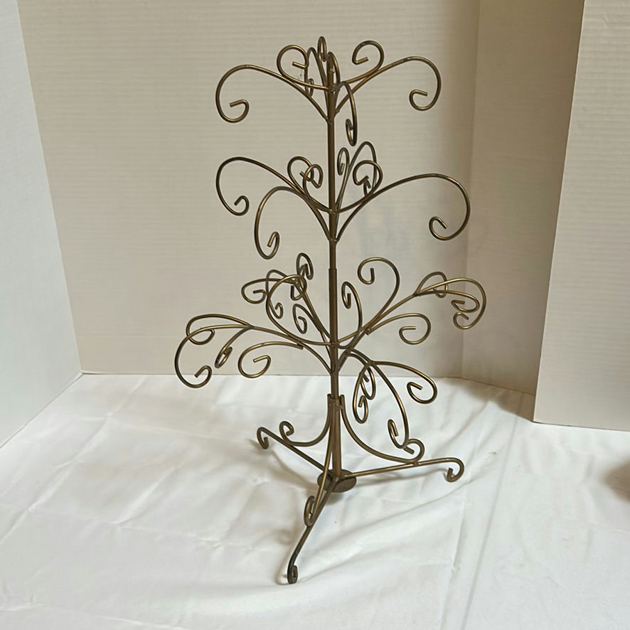 Metal Display Stand and Floral Runner Rug - image 3 of 3
