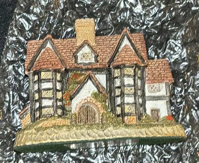 M.J. Hummel Annual Bells and David Winter Cottages Collectibles - image 10 of 16