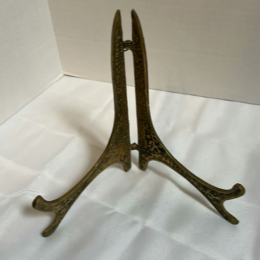 Assorted Decorative and Kitchenware Items - image 2 of 6
