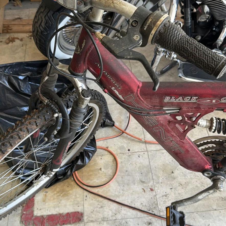Kent Black Canyon Mountain Bicycle - image 4 of 4