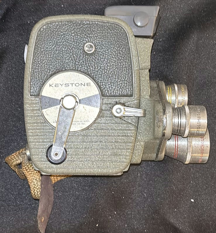 Vintage Keystone K-27G Movie Camera with Camera Bags - image 4 of 7