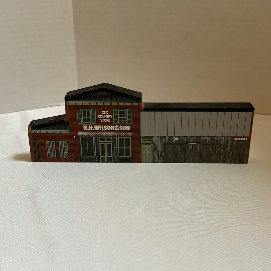Western Maryland Model Trains, Farmall Tractor, and Store Building - image 5 of 6