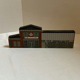 Western Maryland Model Trains, Farmall Tractor, and Store Building - thumbnail 5 of 6