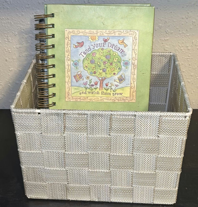 Assorted Books, Craft Magazines, and Pattern Publications - image 12 of 17