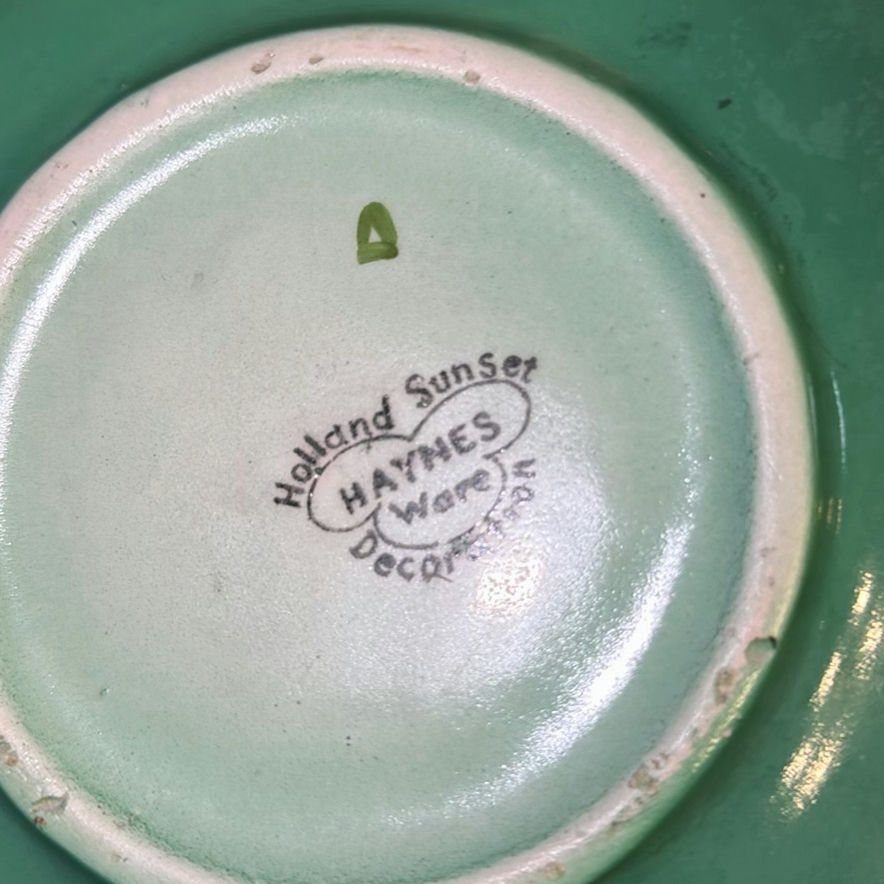 Assorted Decorative Ceramic and Glass Bowls and Containers - image 7 of 8