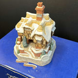 David Winter Cottages Collectible Miniature Buildings - thumbnail 10 of 11