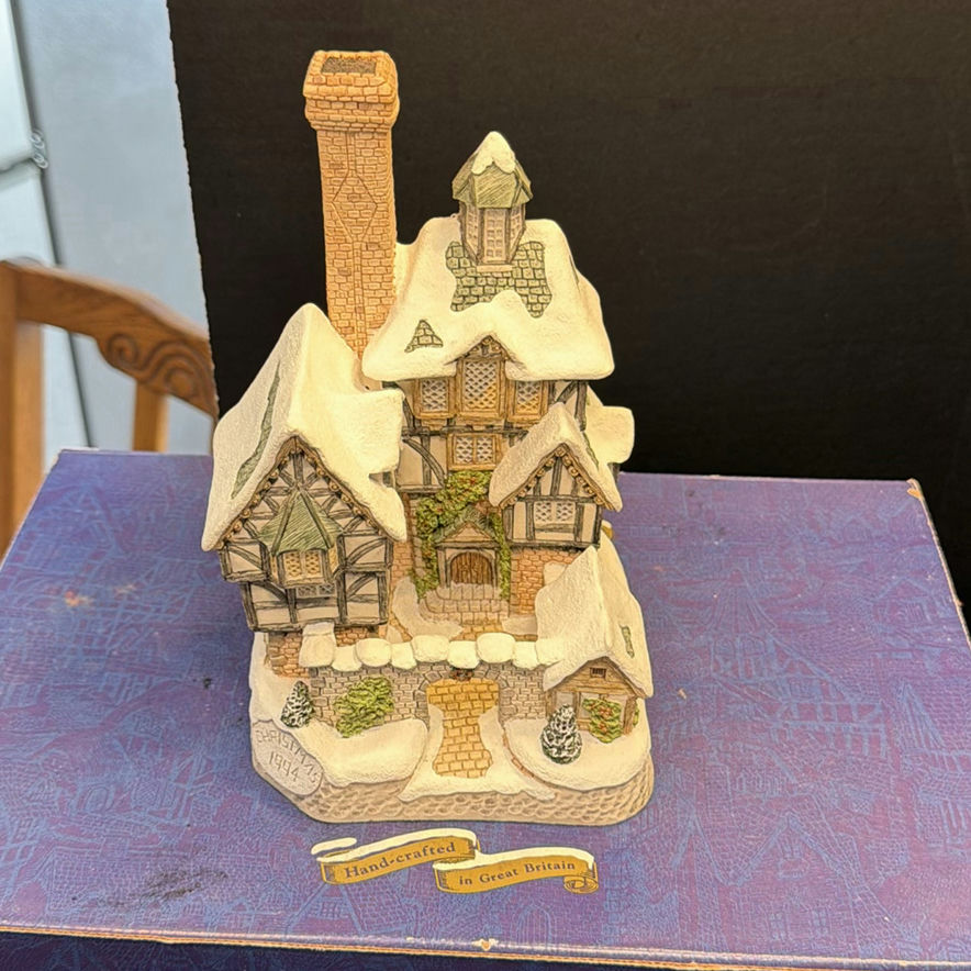 David Winter Cottages Collectible Miniature Buildings - image 11 of 11