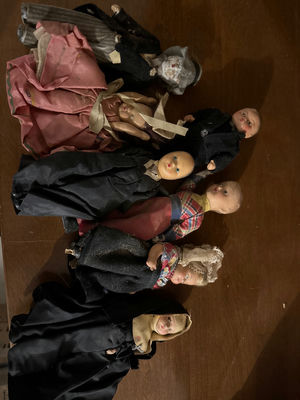 Assorted vintage dolls with cloth bodies - Image 1 of 4