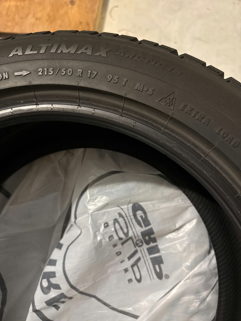 4 General Tire Altimax RT tires - image 3 of 3