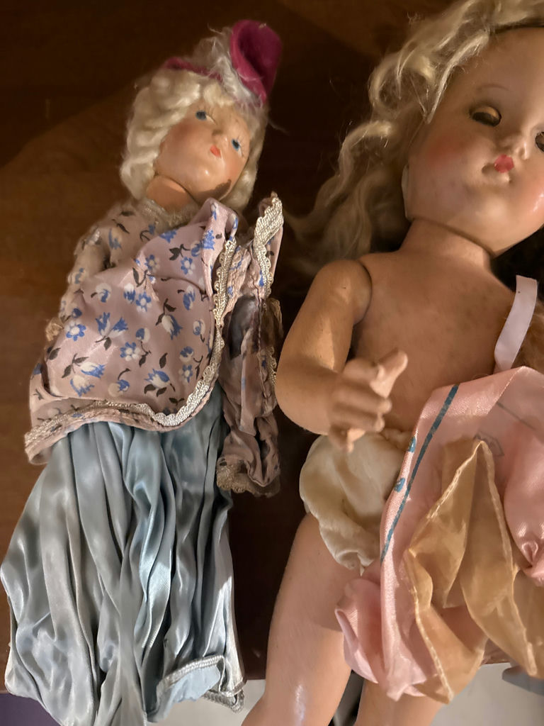 Assorted vintage dolls - image 4 of 4