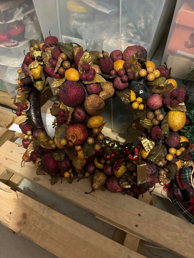 Fruit-Decorated Christmas Wreaths - image 3 of 3