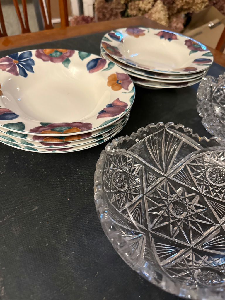Floral ceramic bowls and crystal-cut glass bowls - image 3 of 3