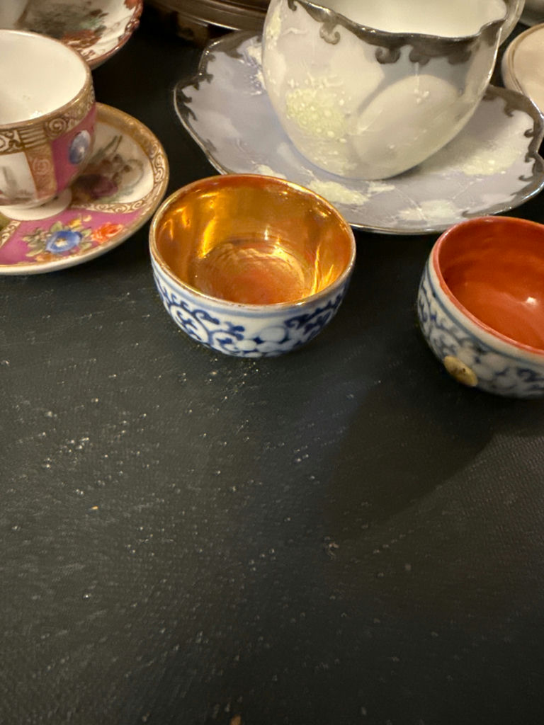 Assorted porcelain teacups, saucers, and small bowls - image 3 of 7