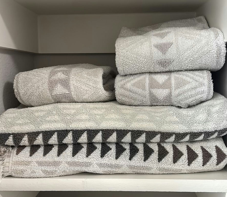 Assorted Towels, Bath Mats, and Pillows - image 1 of 5