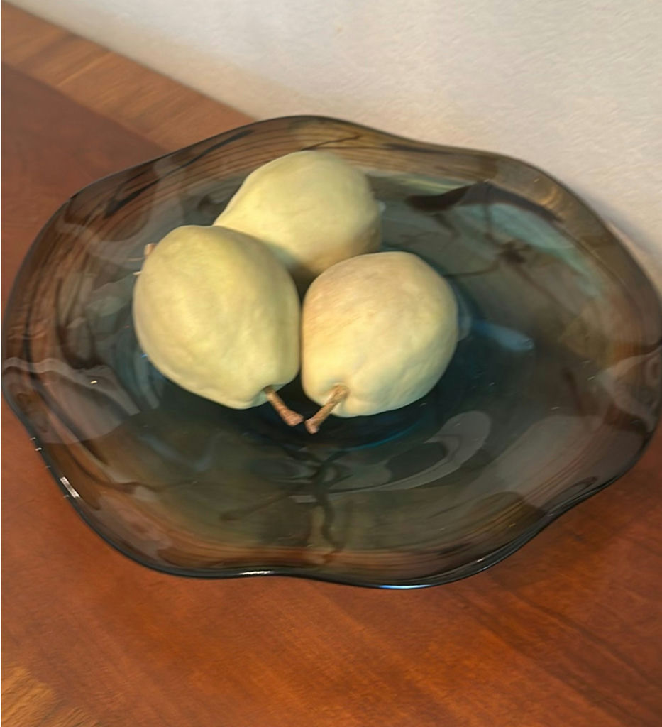 Table Lamp and Decorative Glass Bowl with Three Pears - image 3 of 6