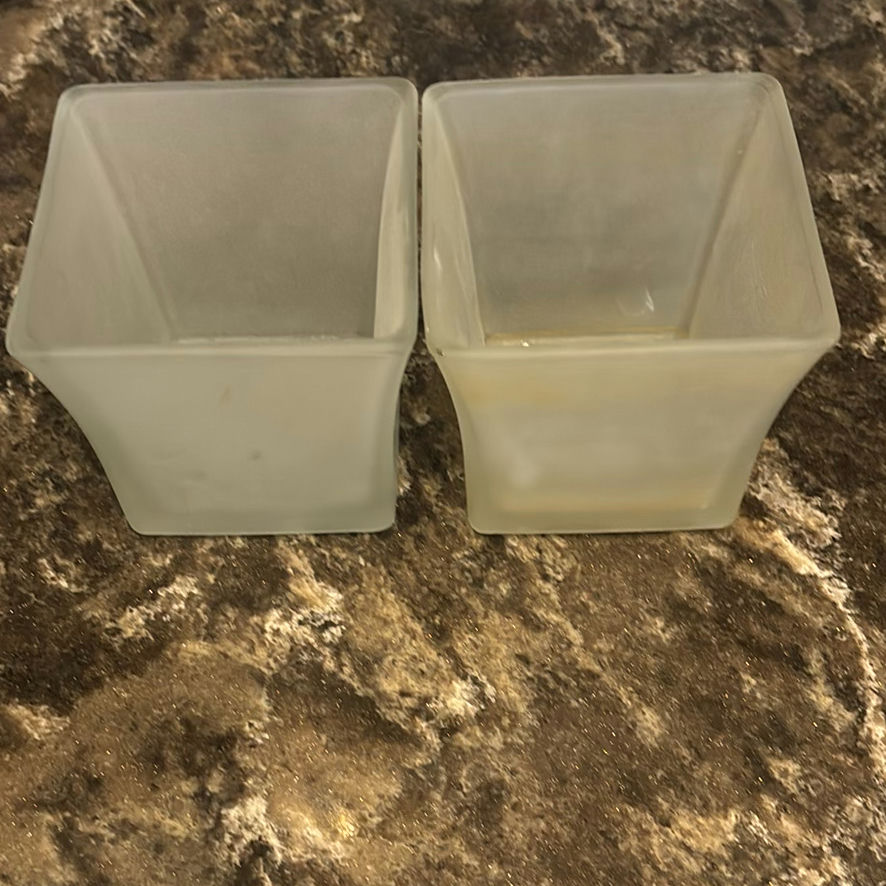 White Ceramic Soup Bowl and Assorted Measuring Cups - image 10 of 12