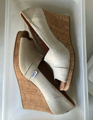 Two Pairs of TOMS and Jack Rogers Sandals - Image 1 of 11