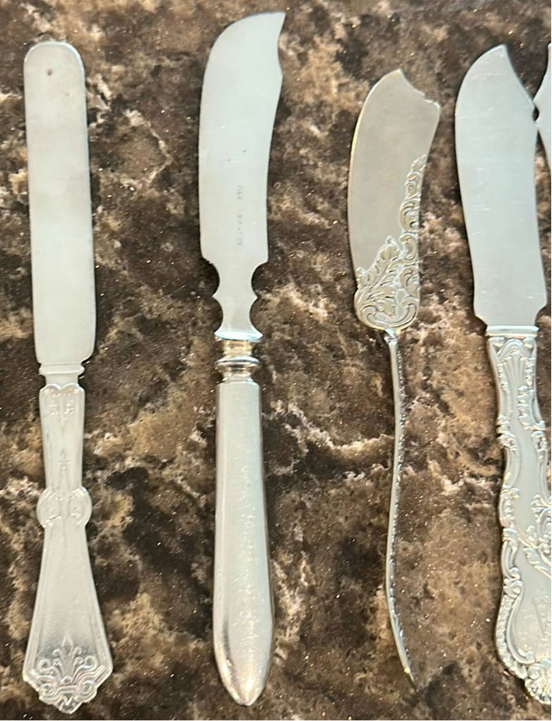 Assorted Silver Flatware Knives and Spreaders - image 2 of 12