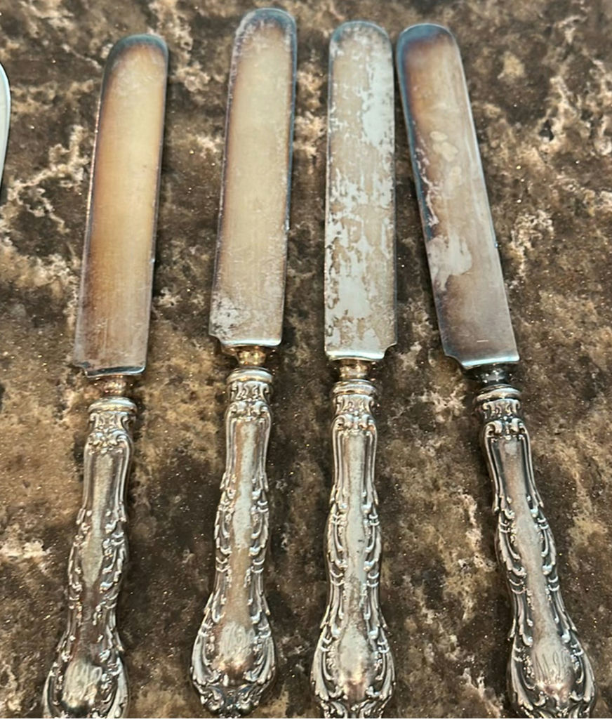 Assorted Silver Flatware Knives and Spreaders - image 4 of 12
