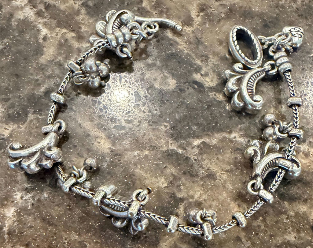 Assorted silver jewelry collection - image 5 of 6