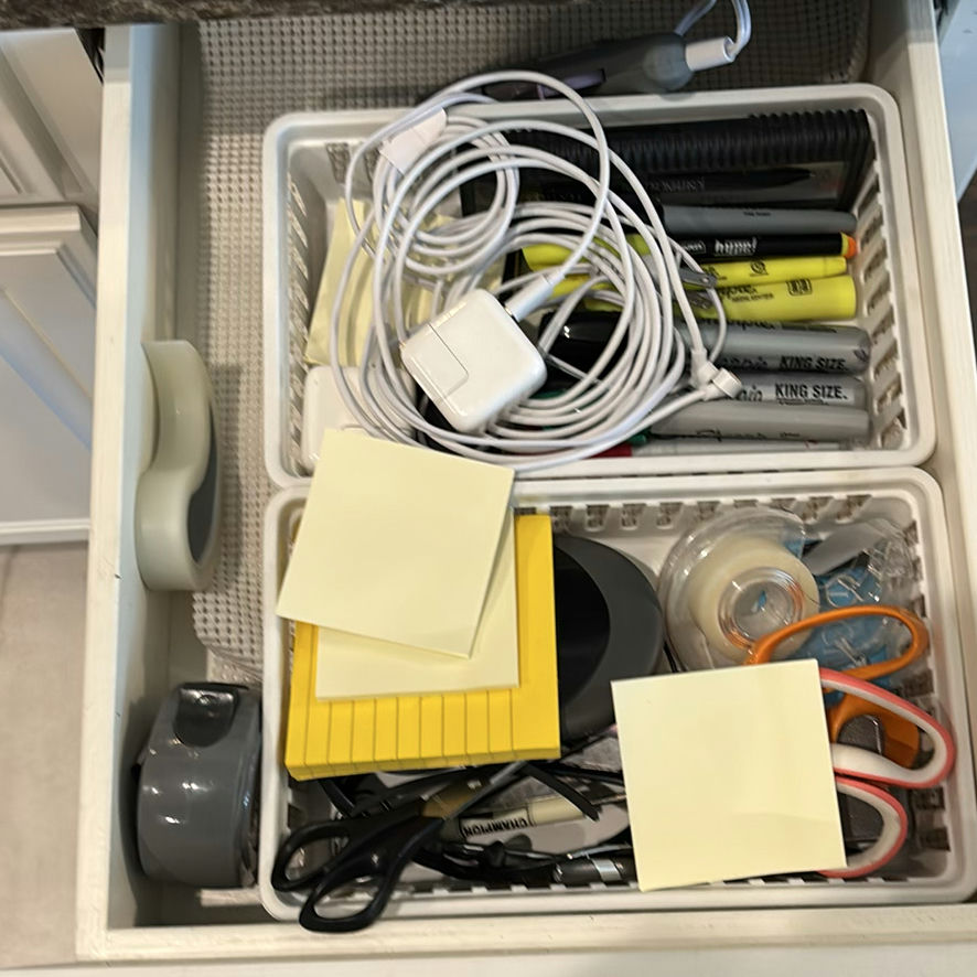 Assorted Kitchen Trays, Splatter Screen, Cutting Board - image 5 of 7