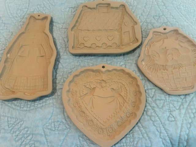 Brown Bag Vintage Christmas cookie molds with decorating books - image 3 of 8