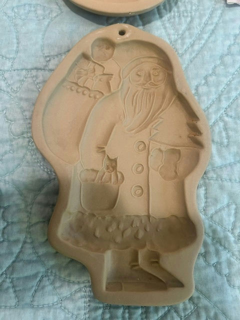 Brown Bag Vintage Christmas cookie molds with decorating books - image 5 of 8