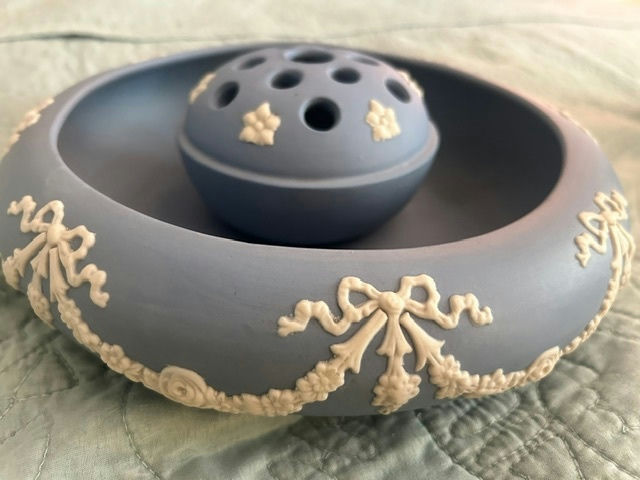 'Wedgewood' Style Ceramics from Canada - image 2 of 5
