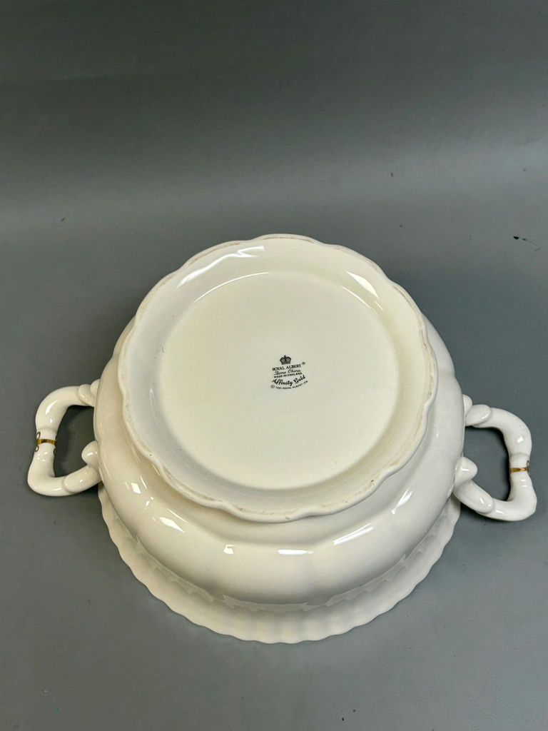 Vintage Royal Albert Soup Tureen - image 4 of 8