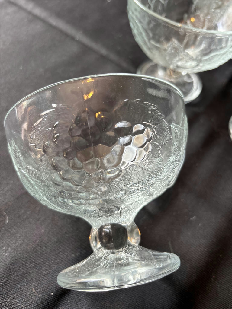 Eight grape-embossed coupe glasses - image 4 of 4
