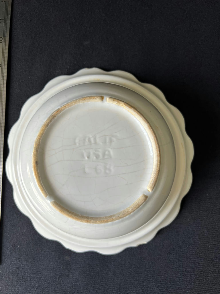 Glass vase and scalloped white ceramic bowl - image 7 of 8