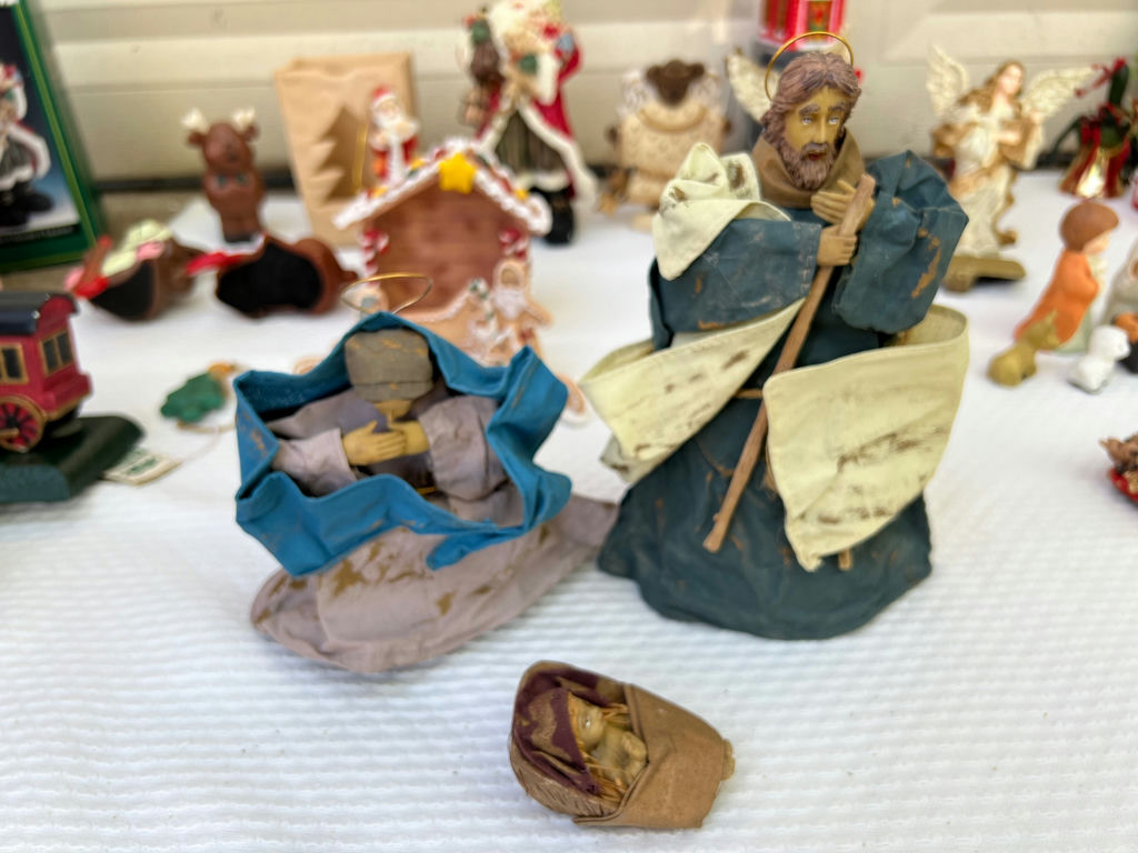 Vintage Assorted Christmas Nativity Figures and Holiday Decor - image 20 of 22