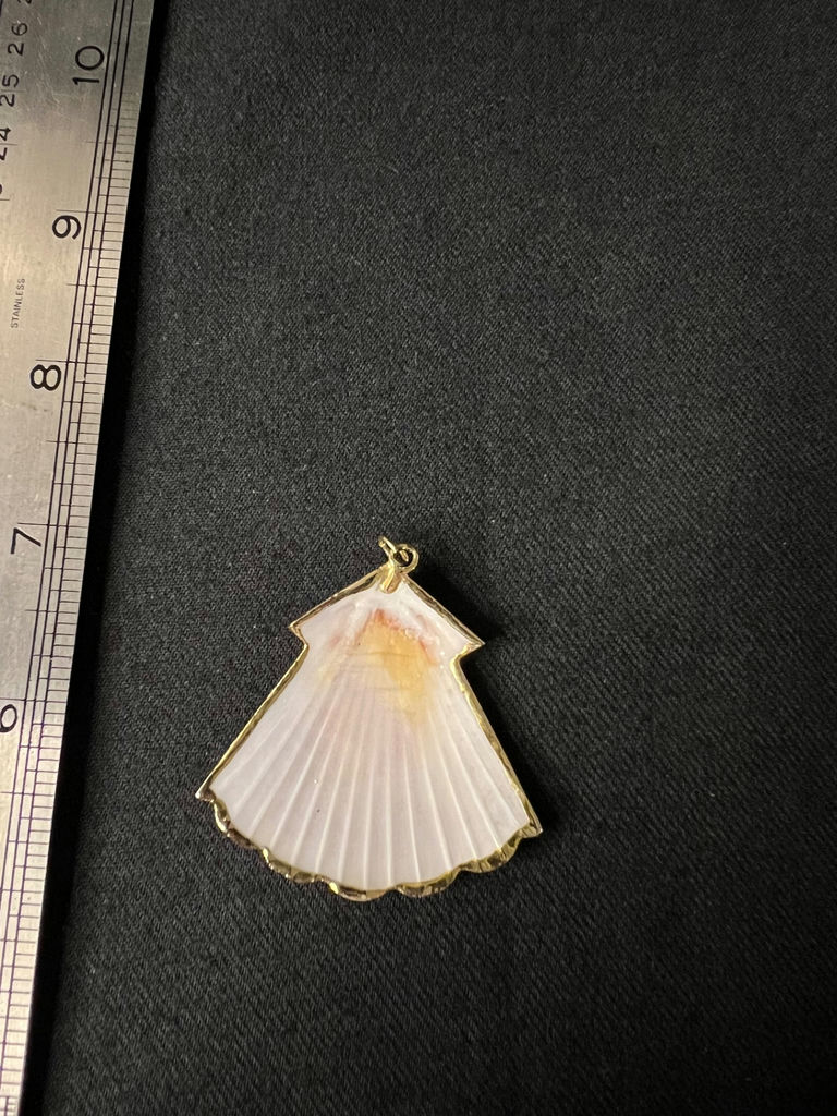 Assorted pendants: flower, shell, and cabochon disk - image 4 of 10