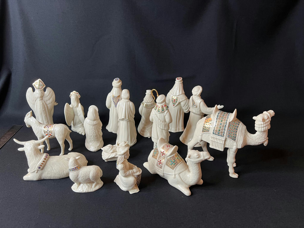 Vintage Lenox China Jewels Nativity figurine set: 16 pieces - image 2 of 11