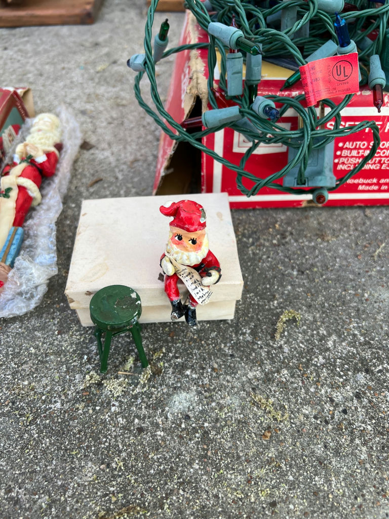 Christmas decorations and figurines collection - image 6 of 14