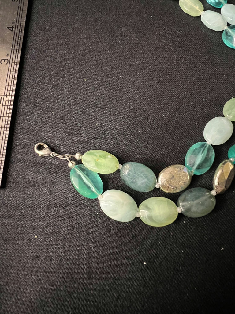 Assorted Vintage Beaded Necklaces - image 7 of 16