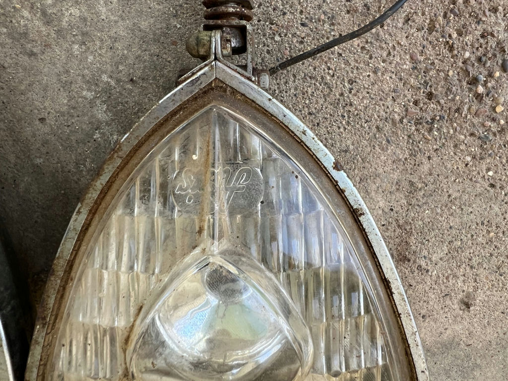 Vintage automotive headlights and round lamps - image 2 of 10