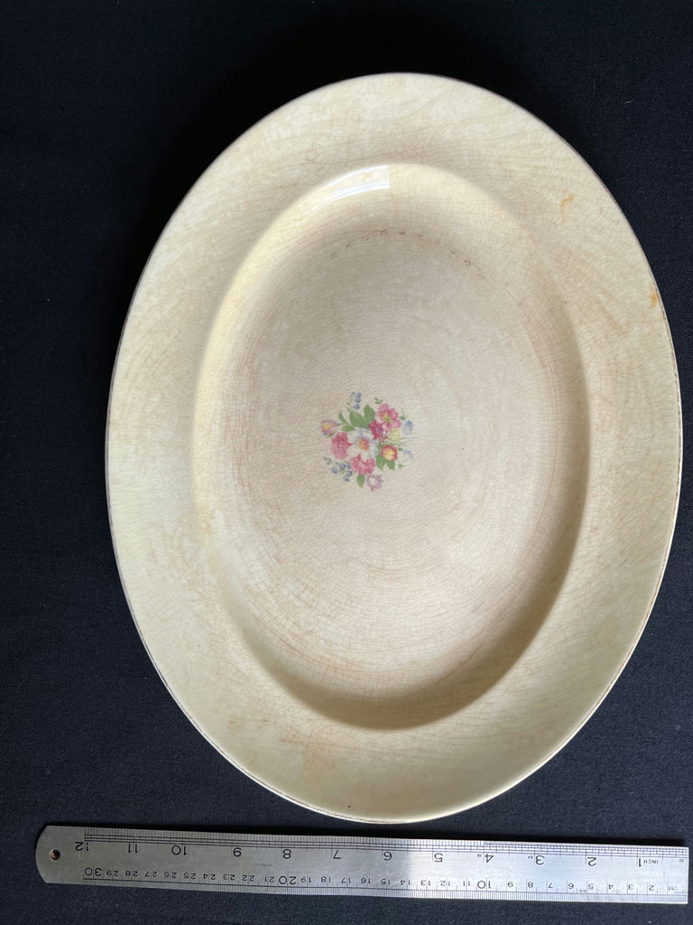 Ceramic dishware set with scalloped bowls and decorative plates - image 5 of 8