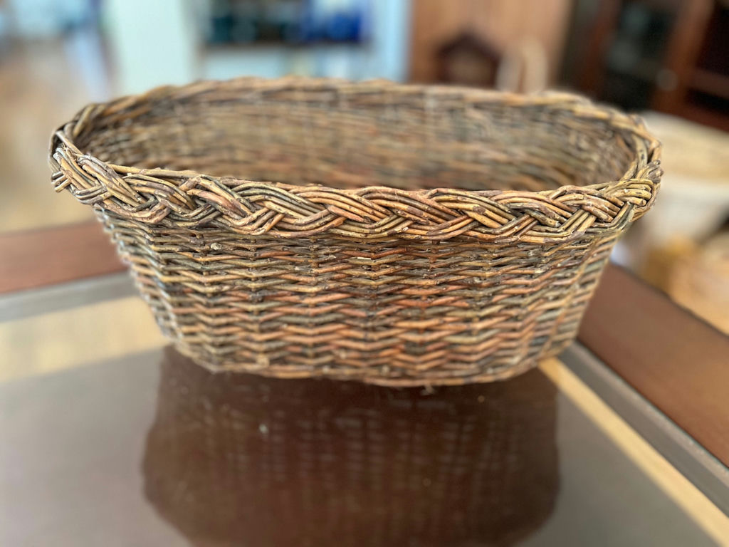 Oval handwoven wicker basket with handle and small wicker basket - image 8 of 14