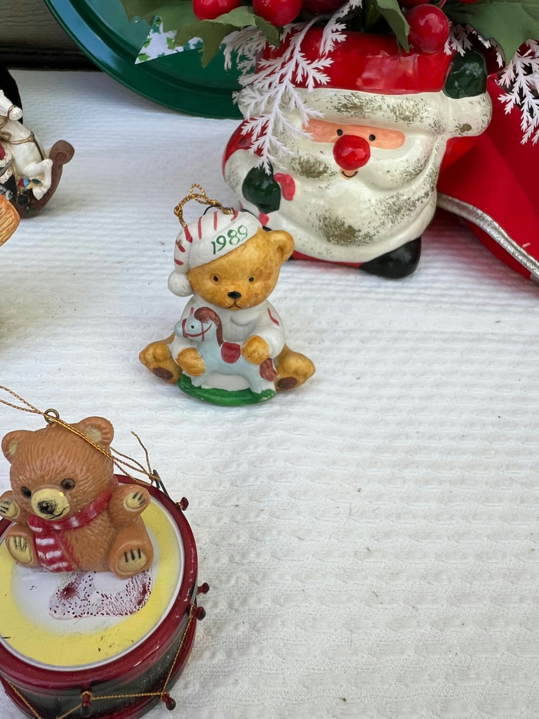 Vintage Christmas Ornaments and Figurines - image 7 of 35