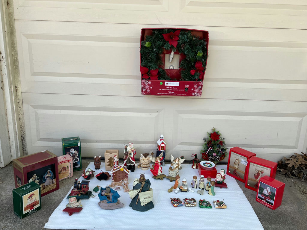 Vintage Assorted Christmas Nativity Figures and Holiday Decor - image 5 of 22