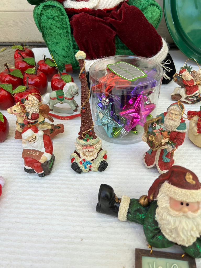 Vintage Christmas Ornaments and Figurines - image 2 of 35