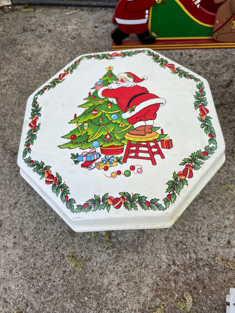 Christmas decorations and figurines collection - image 4 of 14