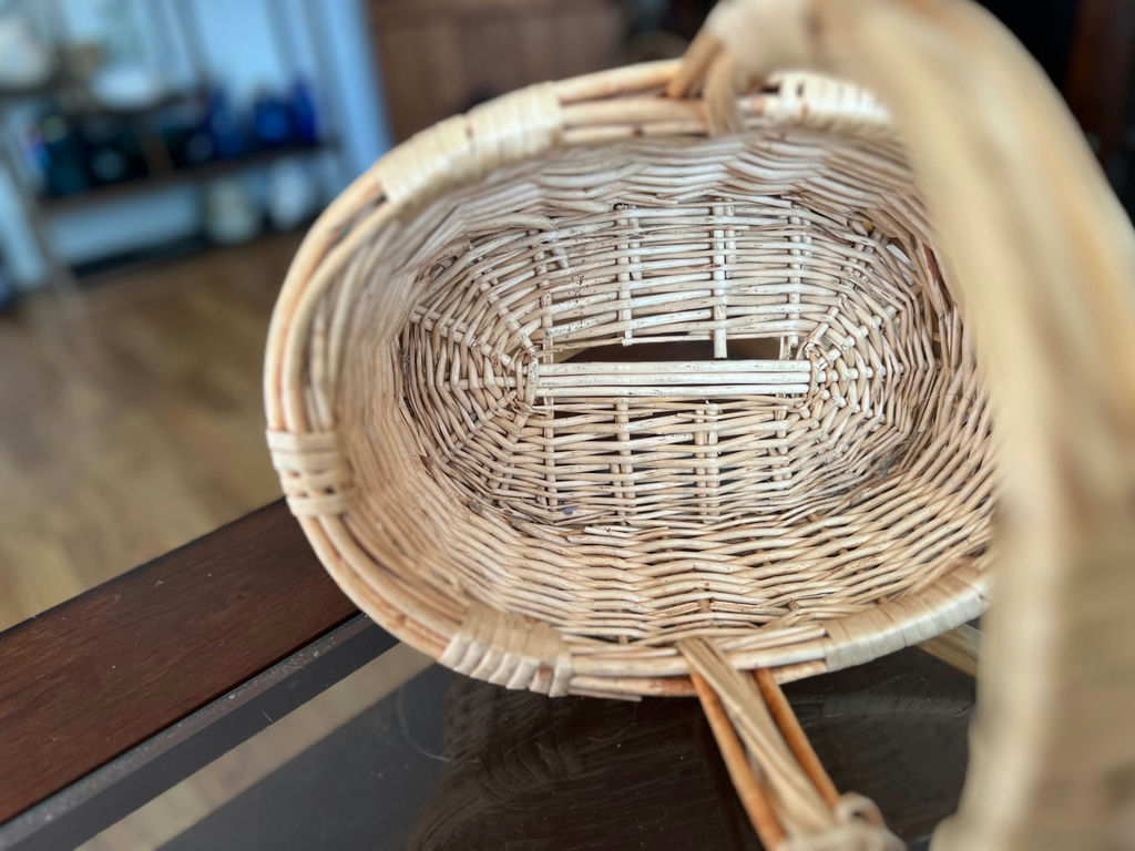 Assorted handwoven baskets - image 12 of 31