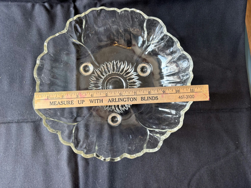 Rectangular ribbed glass dish and round scalloped glass dish - image 4 of 7
