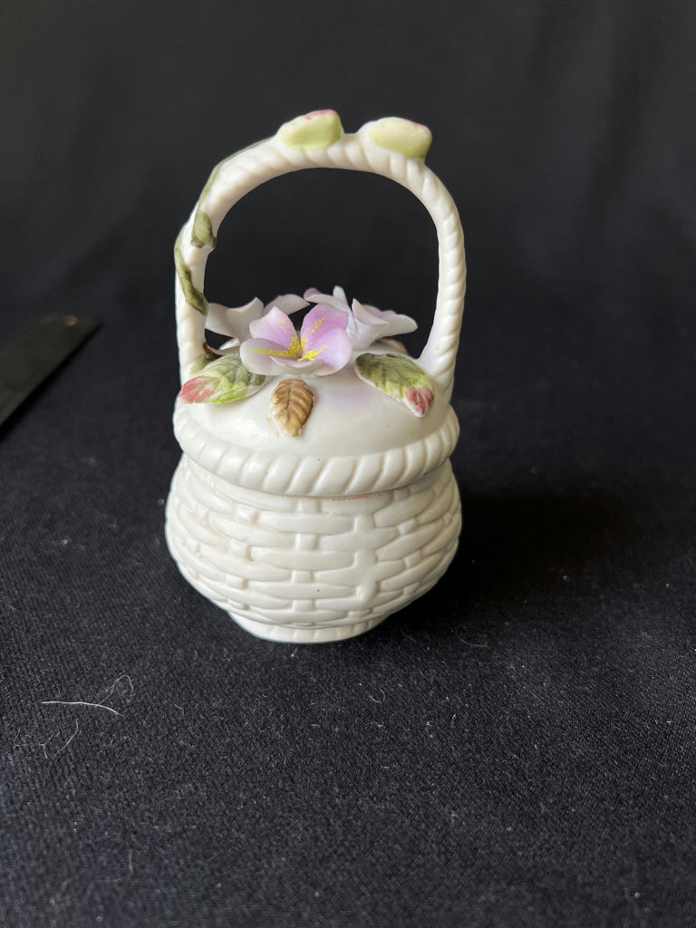 Vintage Wedgewood "Blue Delphi" lidded Coffeepot, Decorative porcelain basket, ceramic dish, ceramic elephant creamer pitcher - image 4 of 10