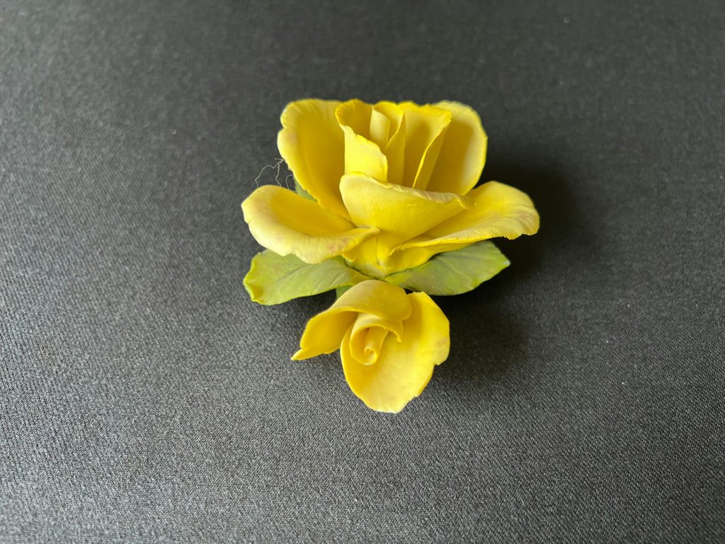 Floral embossed ceramic tiles on metal display stands, sculpted ceramic yellow rose - image 12 of 13